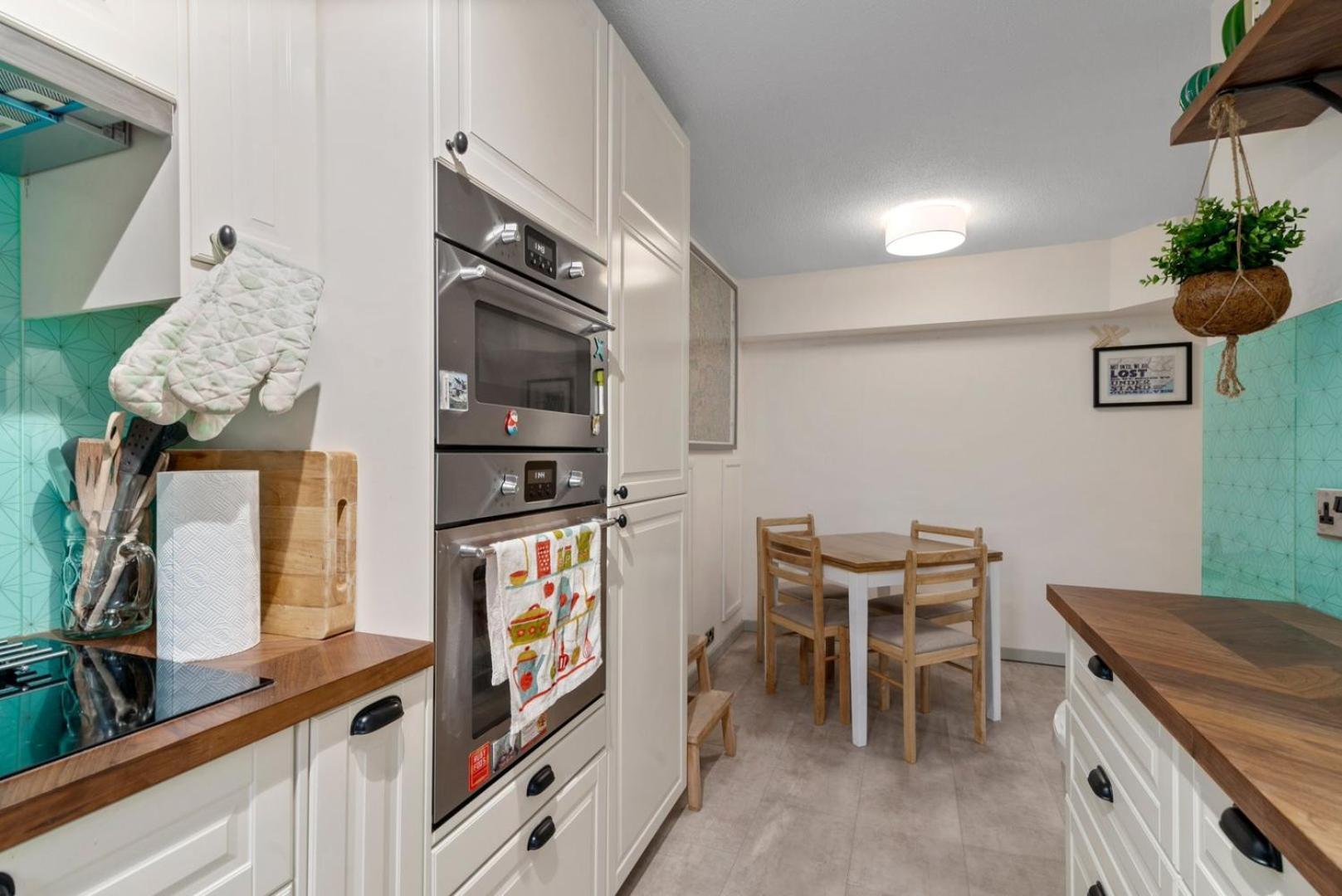 Ferienhaus Guestready - Beautiful 2br Townhouse W Garden *